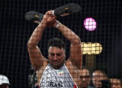 بغض احسان حدادی با نقره ترکید بغض احسان حدادی با نقره ترکید