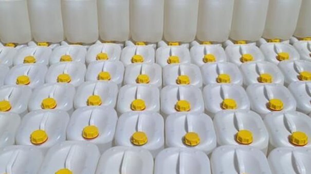 قاچاقچی الکل طبی در رشت به دام افتاد قاچاقچی الکل طبی در رشت به دام افتاد