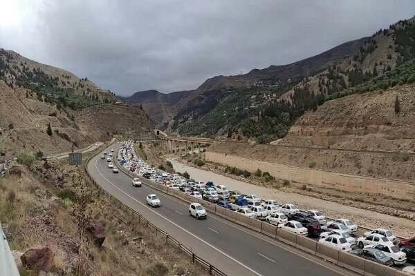 ورود ۱۲۹ هزار خودرو به گیلان/ ترافیک ۱.۵ کیلومتری در رودبار ورود ۱۲۹ هزار خودرو به گیلان/ ترافیک ۱.۵ کیلومتری در رودبار