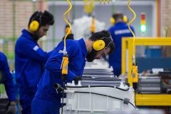 تخته دانشگاه پر است ، صندلی کار خالی تخته دانشگاه پر است ، صندلی کار خالی