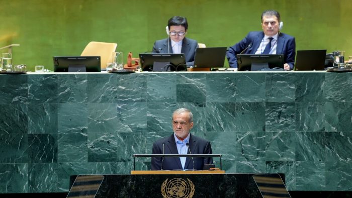 مصمم به ایجاد بنیانهایی استوار برای ورود کشورم به عصر جدید هستم مصمم به ایجاد بنیانهایی استوار برای ورود کشورم به عصر جدید هستم